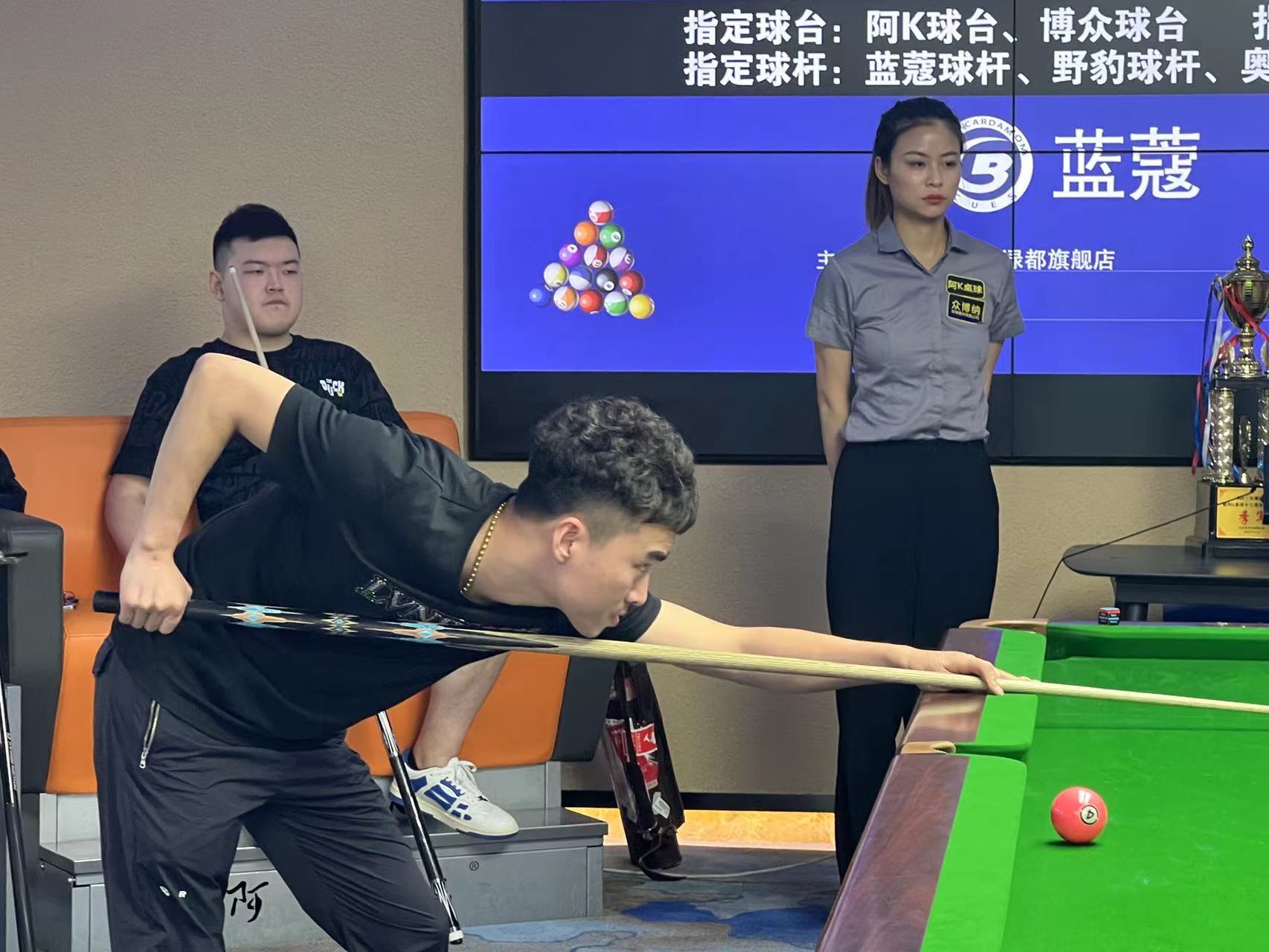 小个后卫并 小个后卫并